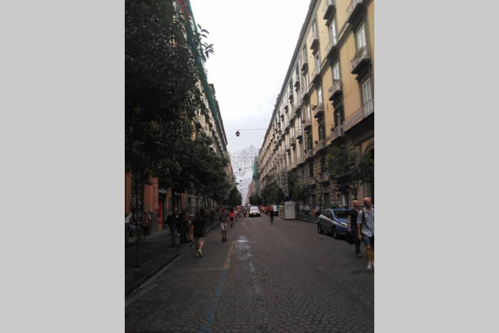 Napoli Centro Storico Un Passo Da San Gennaro Apartment Bagian luar foto
