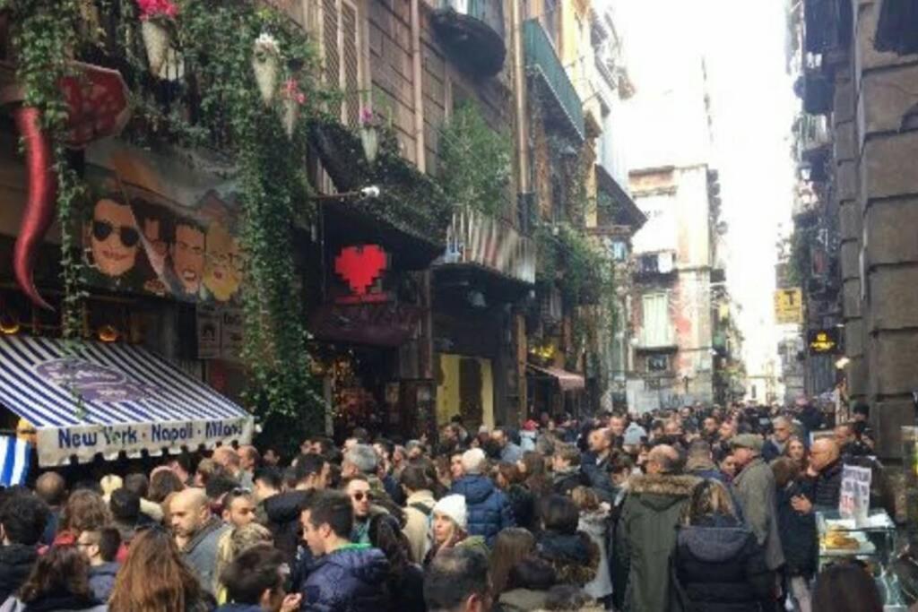 Napoli Centro Storico Un Passo Da San Gennaro Apartment Bagian luar foto