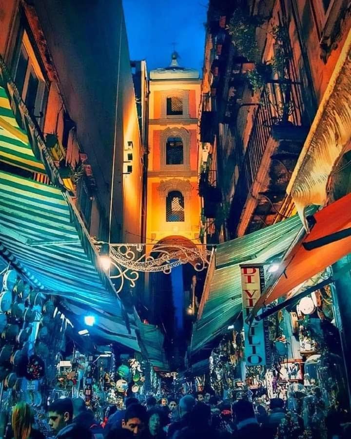 Napoli Centro Storico Un Passo Da San Gennaro Apartment Bagian luar foto
